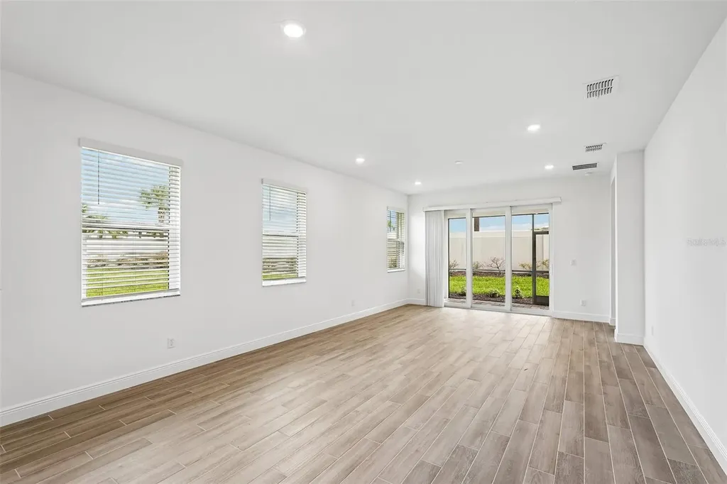 18150 Cherished Loop Lakewood Ranch FL 34211