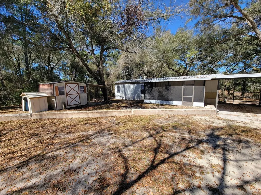 16625 NE 2nd Street Road Silver Springs FL 34488