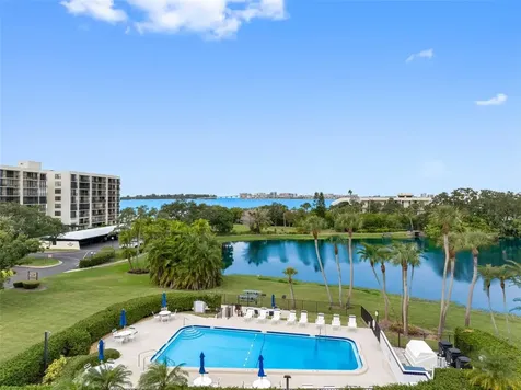 220 Belleview Boulevard Belleair FL 33756