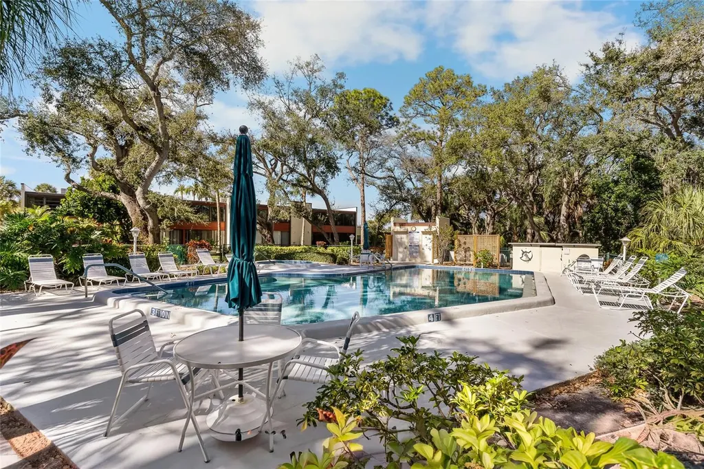614 Spring Lakes Boulevard Bradenton FL 34210
