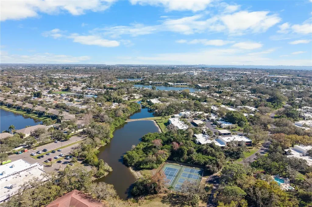 614 Spring Lakes Boulevard Bradenton FL 34210
