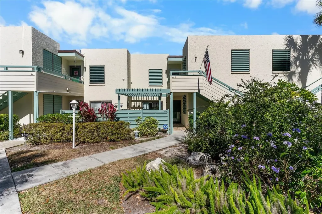 614 Spring Lakes Boulevard Bradenton FL 34210