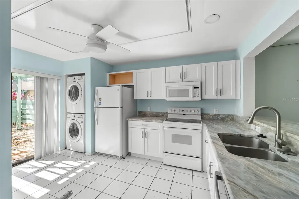 614 Spring Lakes Boulevard Bradenton FL 34210