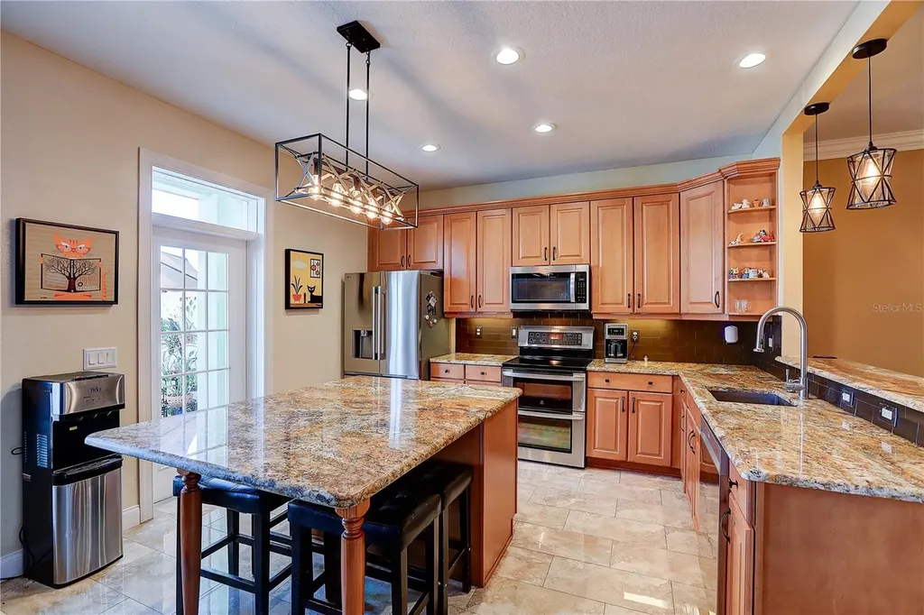 5518 Luminar Pointe Lane Apollo Beach FL 33572