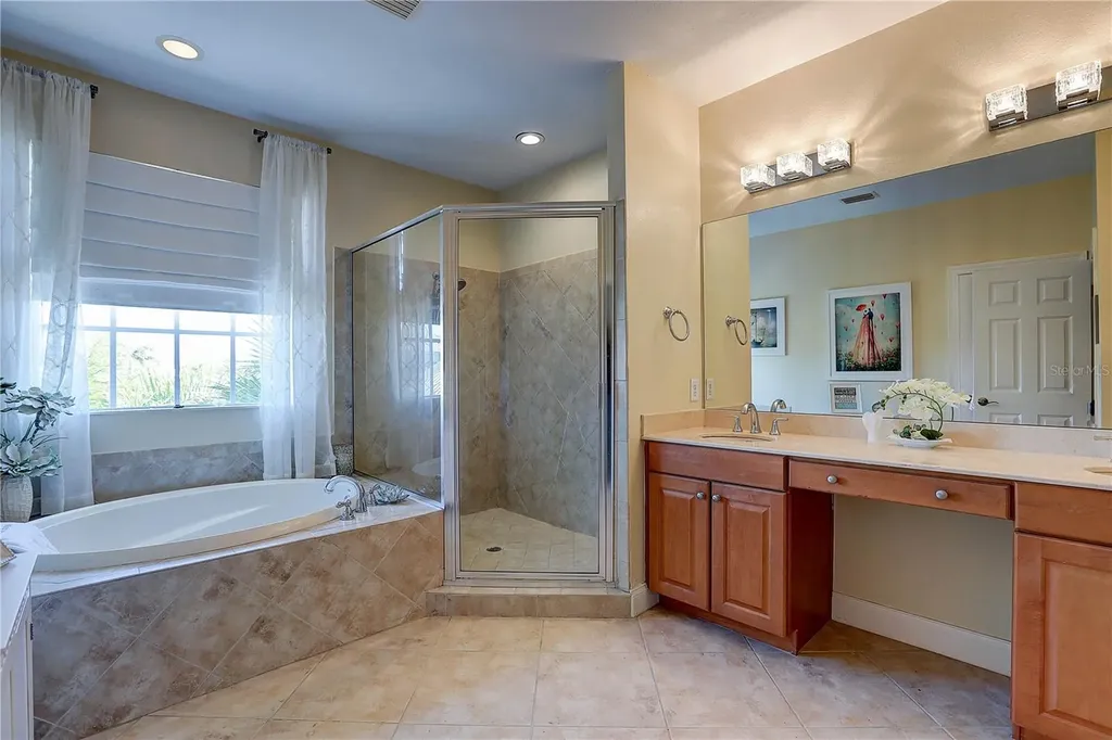 5518 Luminar Pointe Lane Apollo Beach FL 33572