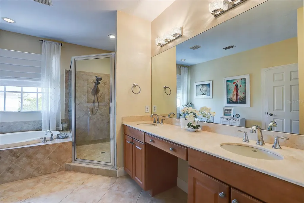 5518 Luminar Pointe Lane Apollo Beach FL 33572