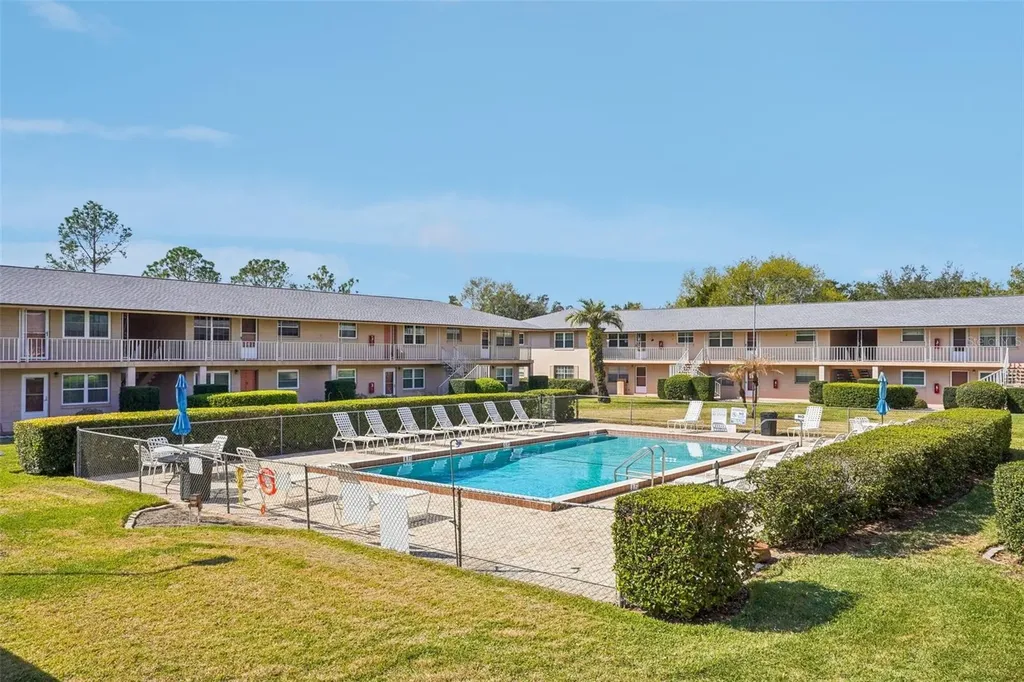 1100 E Caroline Street Tavares FL 32778
