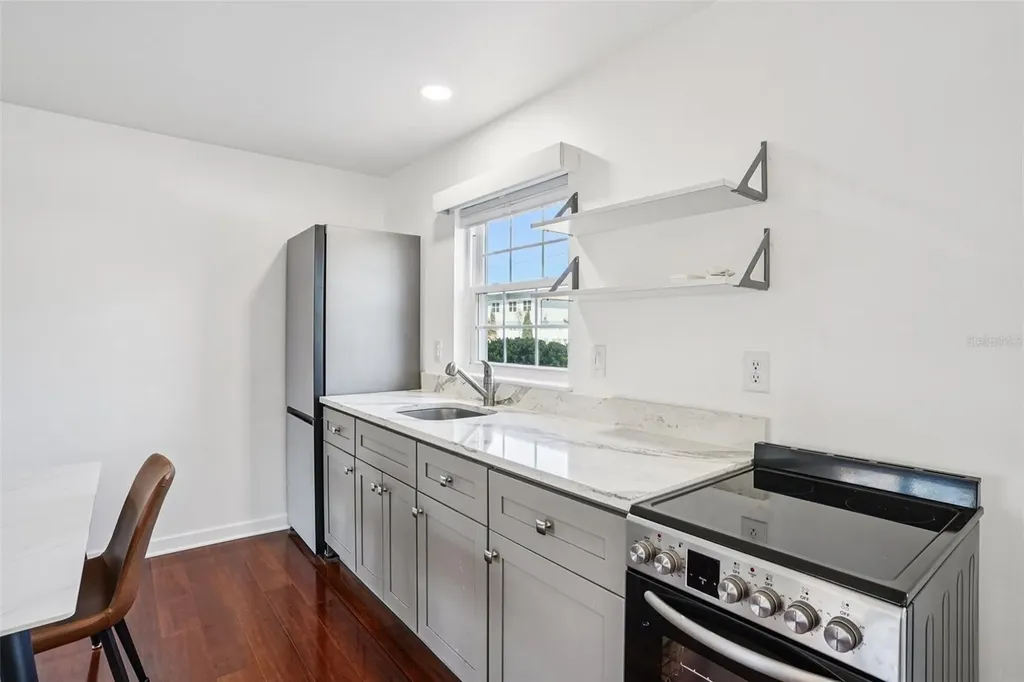1100 E Caroline Street Tavares FL 32778