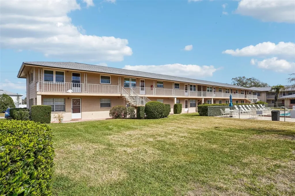1100 E Caroline Street Tavares FL 32778