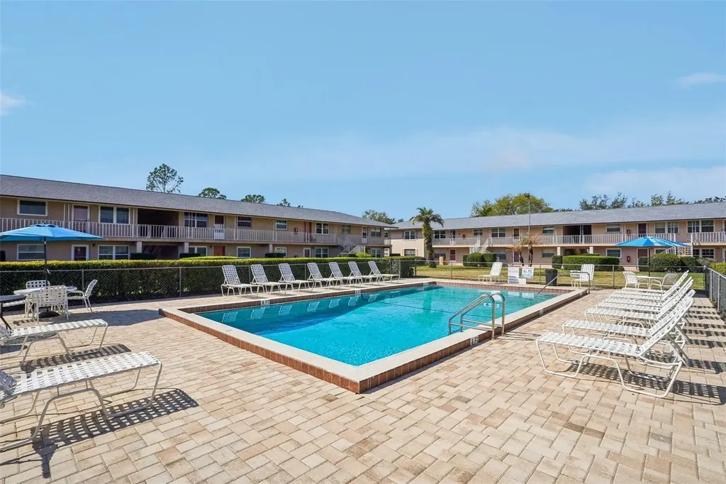 1100 E Caroline Street Tavares FL 32778