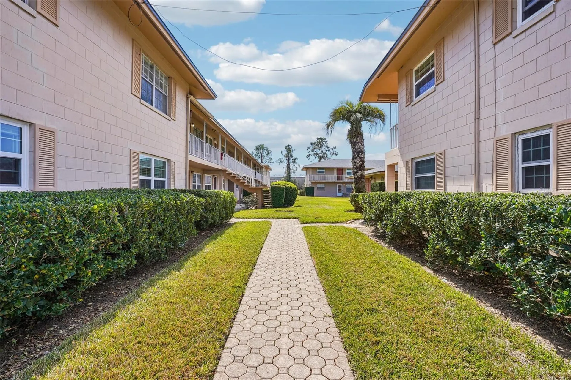 1100 E Caroline Street Tavares FL 32778