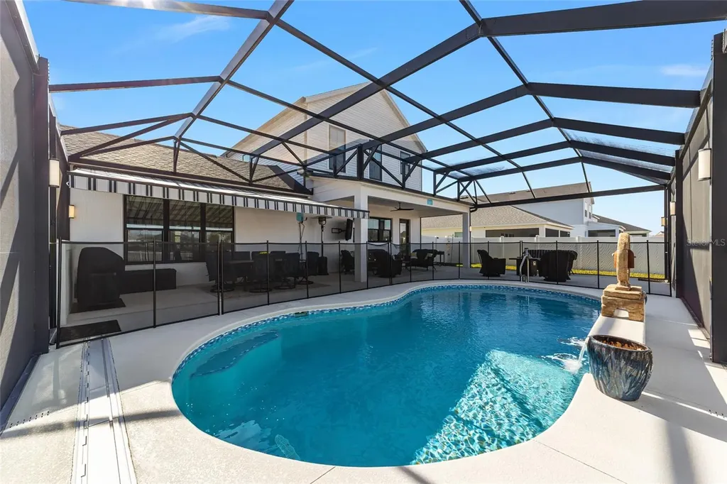 2577 Zawacki Path Middleton FL 34762