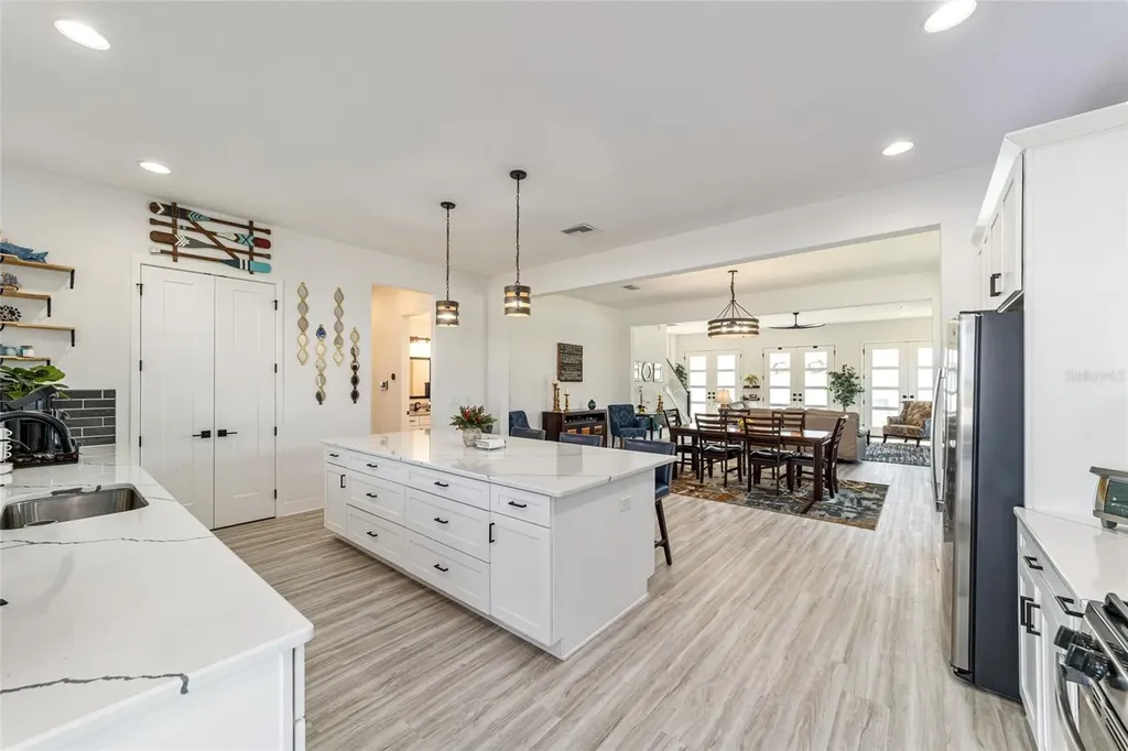 2577 Zawacki Path Middleton FL 34762