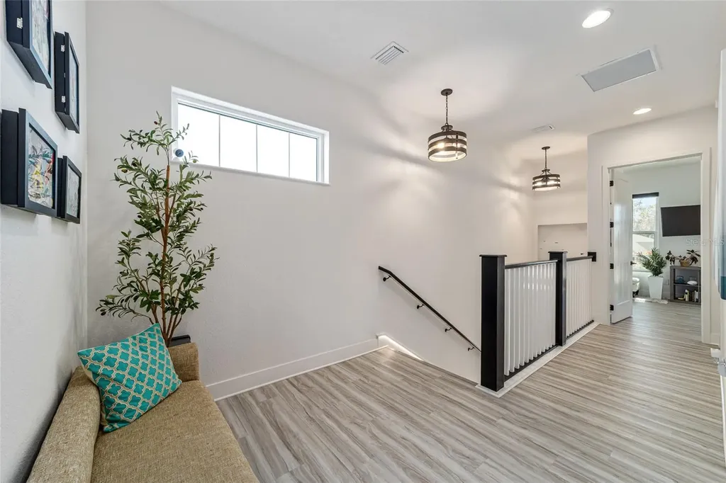 2577 Zawacki Path Middleton FL 34762