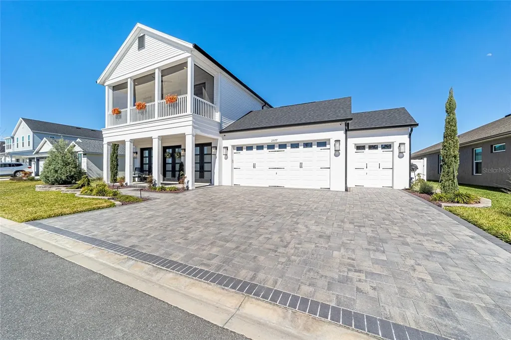 2577 Zawacki Path Middleton FL 34762