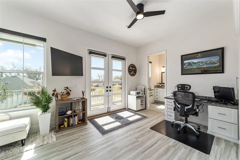 2577 Zawacki Path Middleton FL 34762