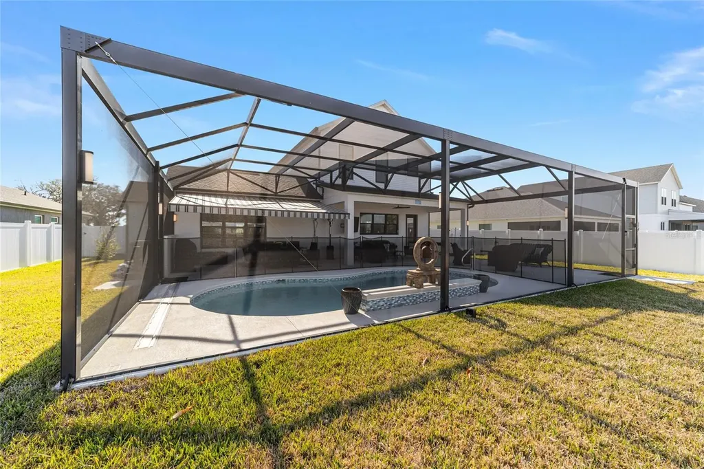 2577 Zawacki Path Middleton FL 34762