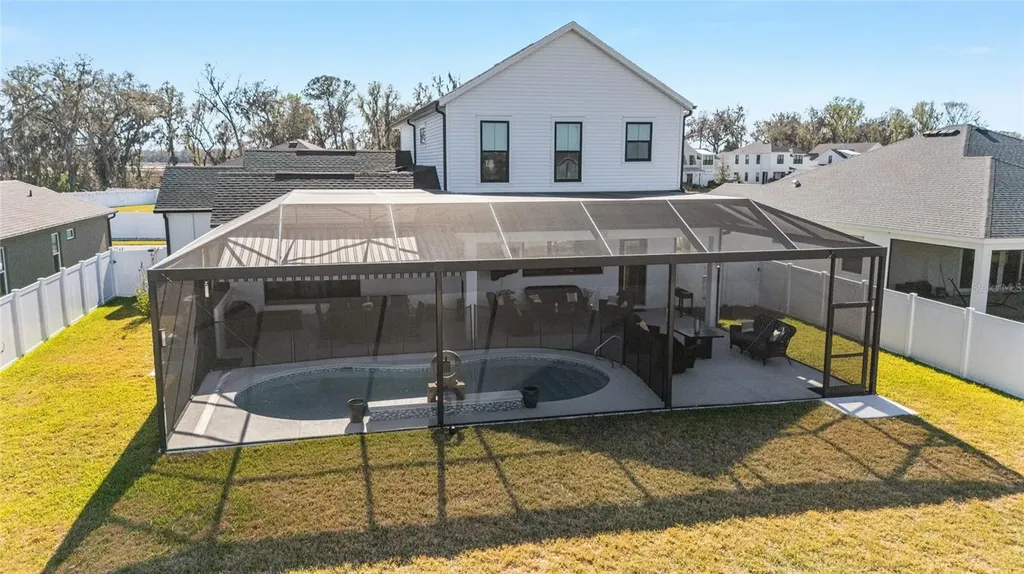2577 Zawacki Path Middleton FL 34762