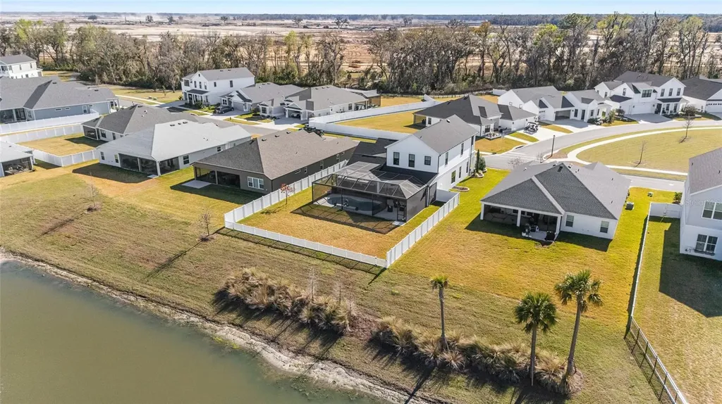 2577 Zawacki Path Middleton FL 34762