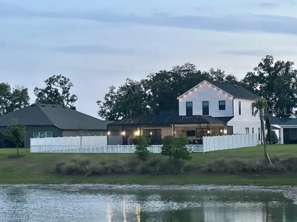 2577 Zawacki Path Middleton FL 34762