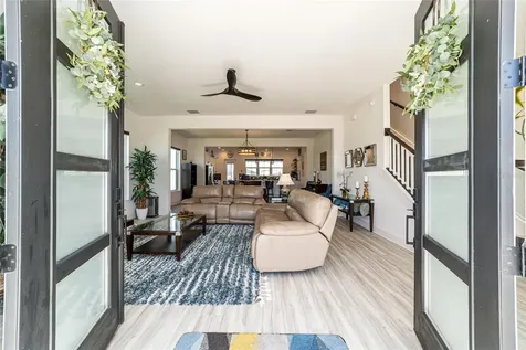 2577 Zawacki Path Middleton FL 34762