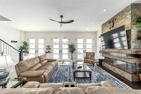 2577 Zawacki Path Middleton FL 34762