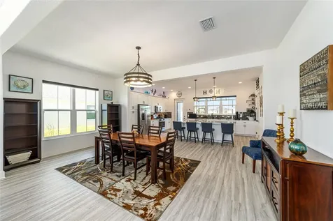 2577 Zawacki Path Middleton FL 34762