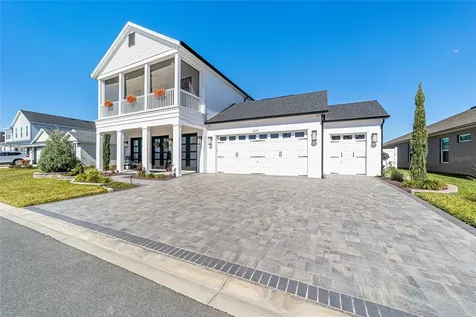 2577 Zawacki Path Middleton FL 34762
