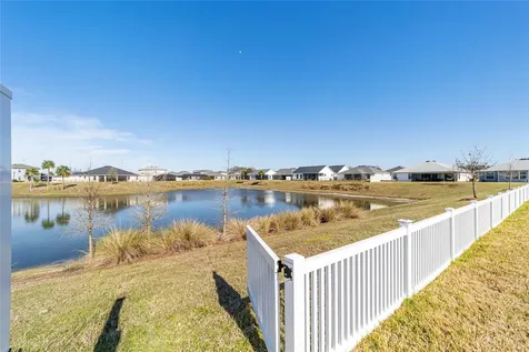 2577 Zawacki Path Middleton FL 34762