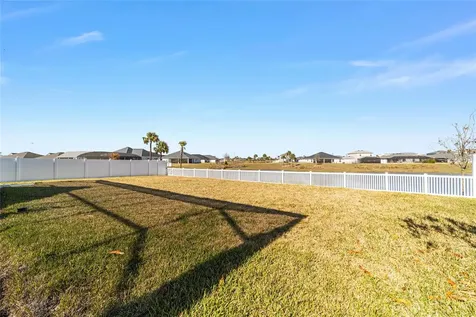 2577 Zawacki Path Middleton FL 34762