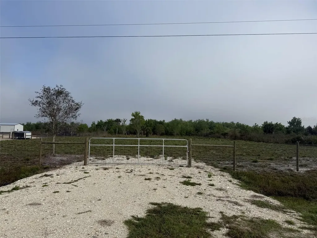 18935 NW 268th Street Okeechobee FL 34972
