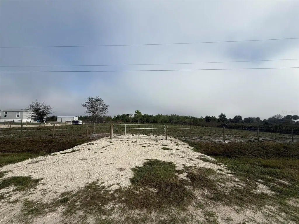 18935 NW 268th Street Okeechobee FL 34972