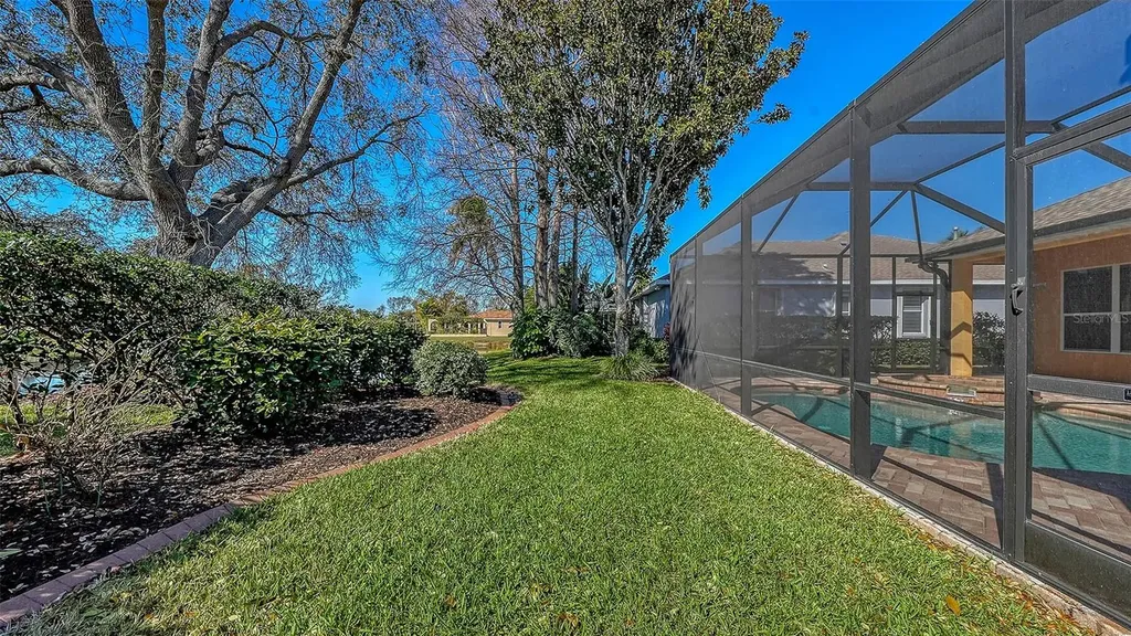 5566 Magnolia Tree Terrace Sarasota FL 34233
