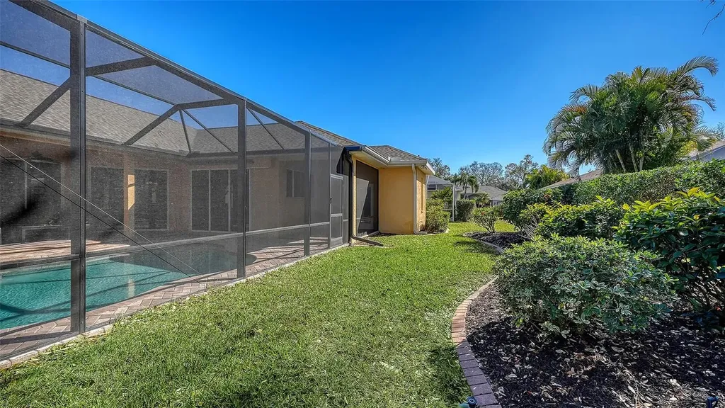 5566 Magnolia Tree Terrace Sarasota FL 34233