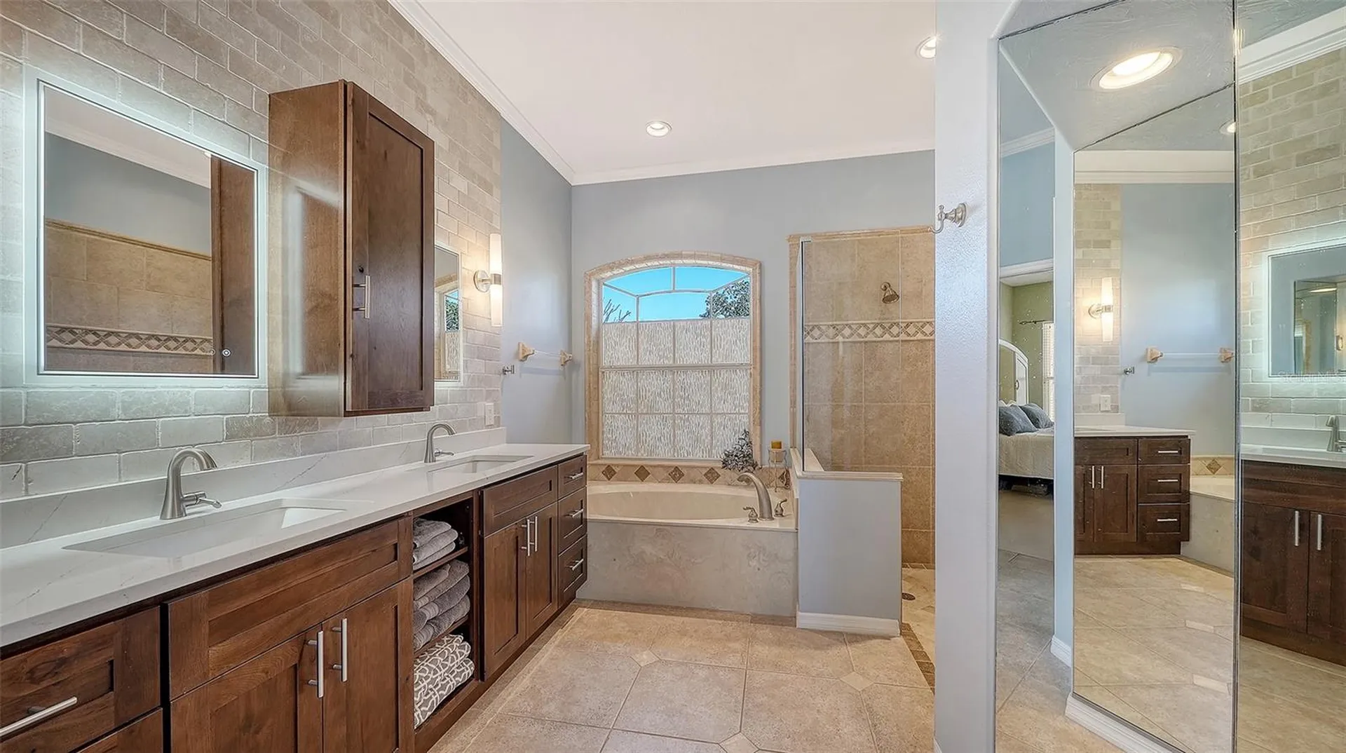 5566 Magnolia Tree Terrace Sarasota FL 34233