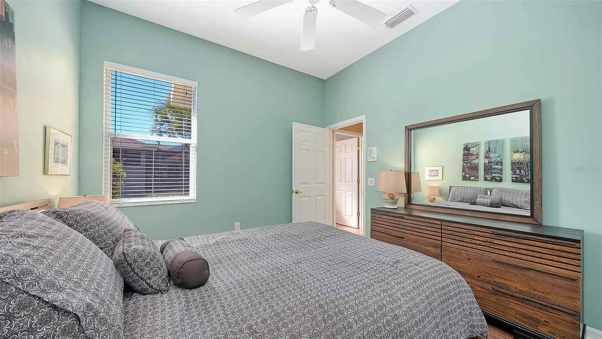 5566 Magnolia Tree Terrace Sarasota FL 34233