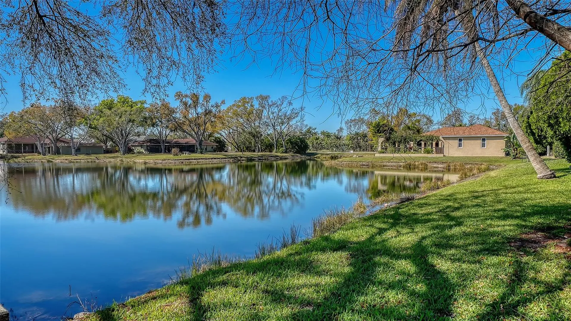 5566 Magnolia Tree Terrace Sarasota FL 34233