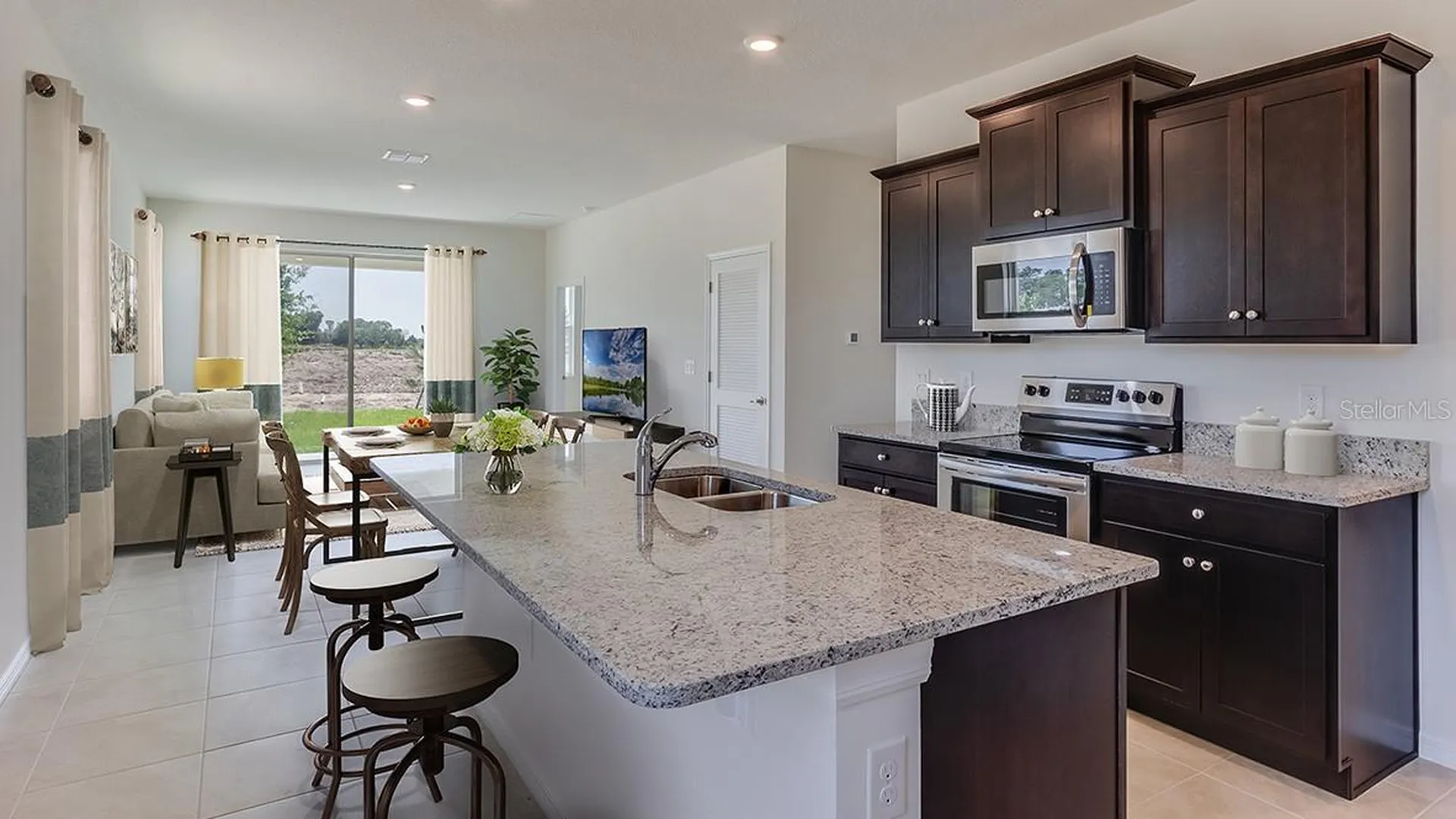 8590 Pinecrest Trail Wildwood FL 34785
