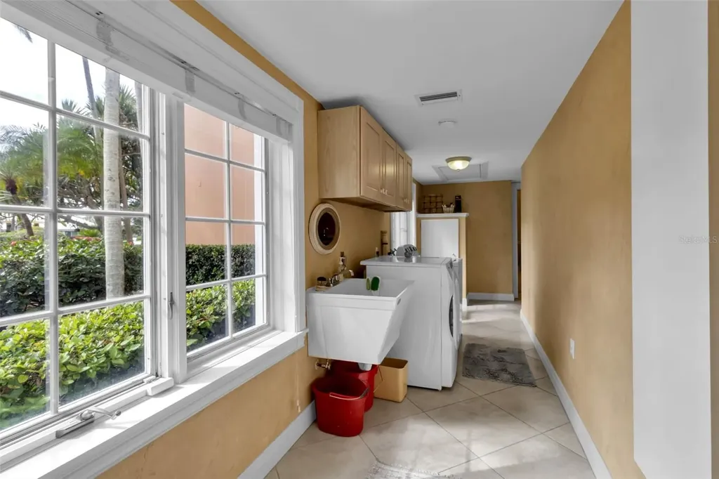 4079 Las Palmas Way Sarasota FL 34238