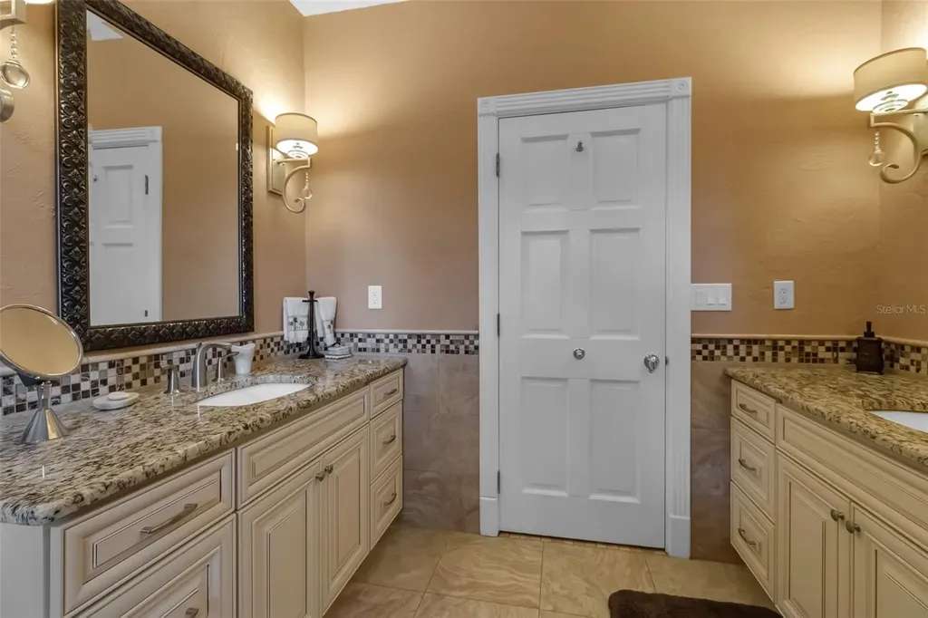 4079 Las Palmas Way Sarasota FL 34238