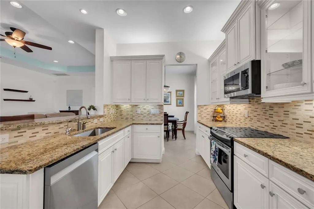 16133 Coquina Bay Lane Wimauma FL 33598