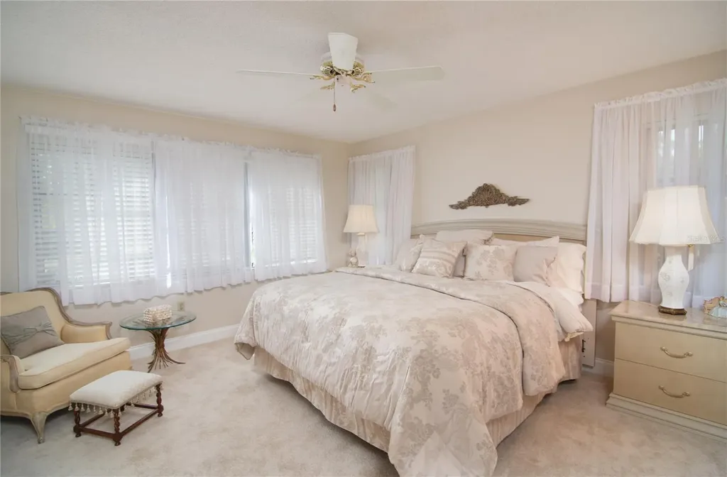5635 Golf Pointe Drive Sarasota FL 34243