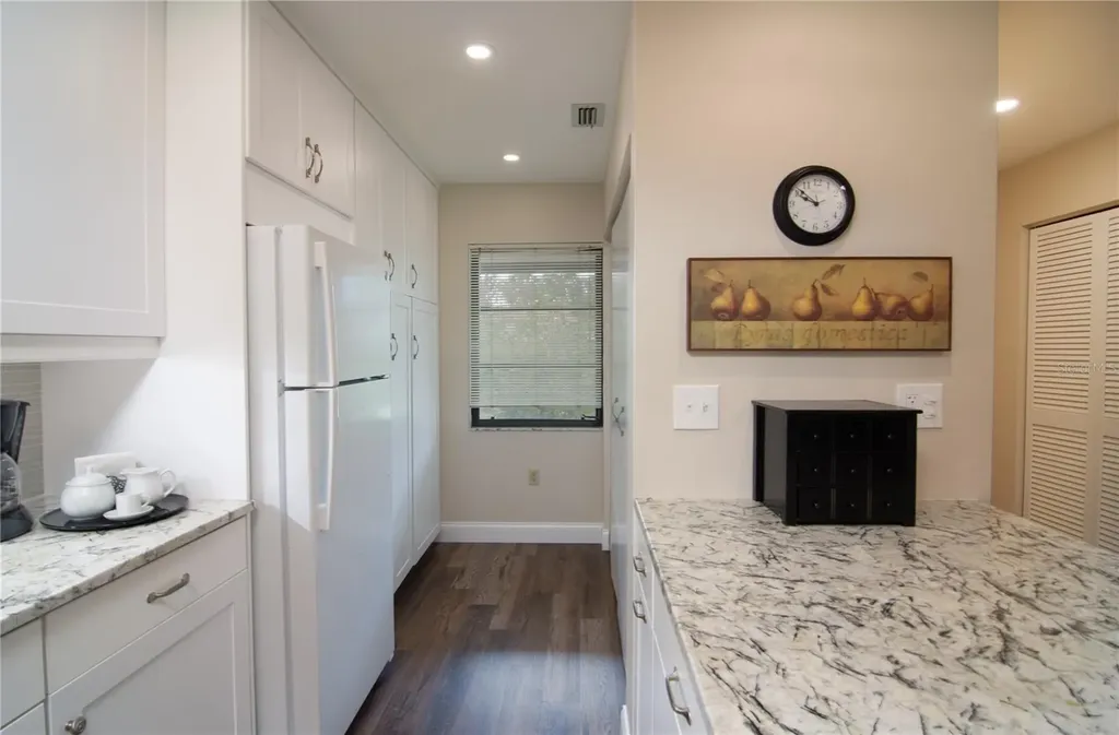 5635 Golf Pointe Drive Sarasota FL 34243