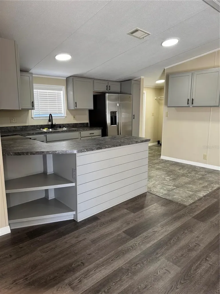 5525 W Evans Street Coleman FL 33521
