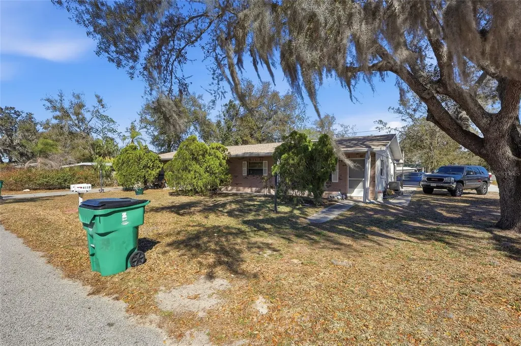 6112 & 6116 9th Street Zephyrhills FL 33542