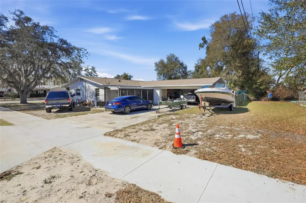 6112 & 6116 9th Street Zephyrhills FL 33542