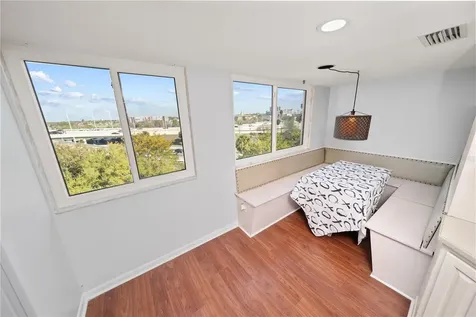 201 W Laurel Street Tampa FL 33602