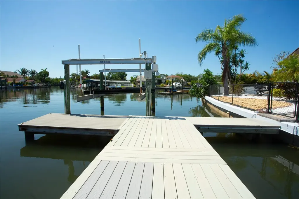 5541 Bayou Grande Boulevard NE St Petersburg FL 33703