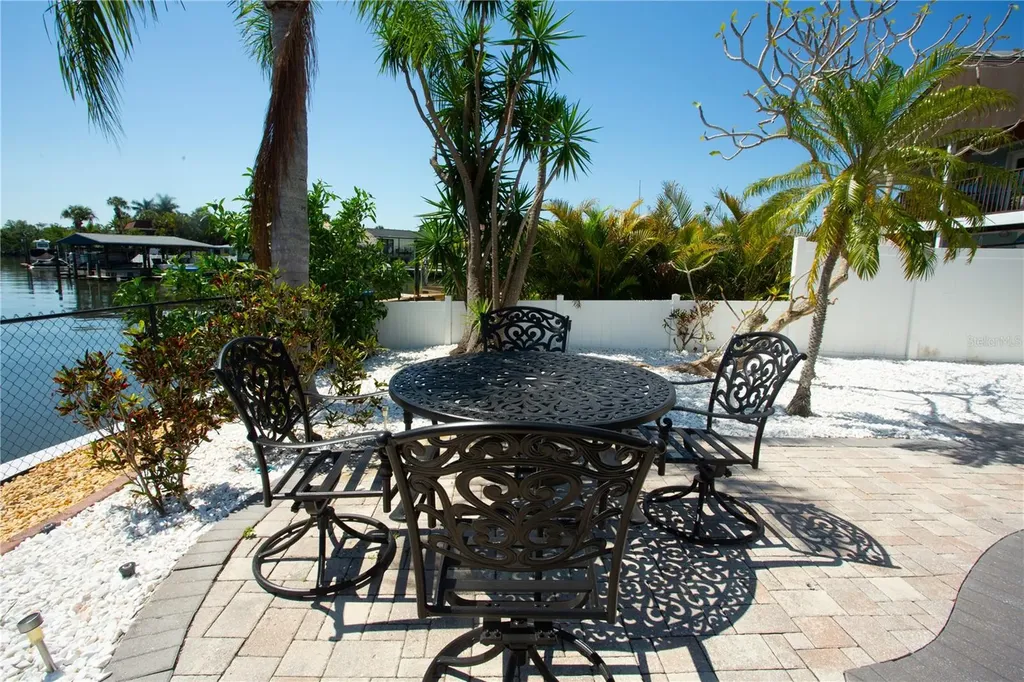 5541 Bayou Grande Boulevard NE St Petersburg FL 33703