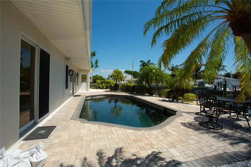 5541 Bayou Grande Boulevard NE St Petersburg FL 33703